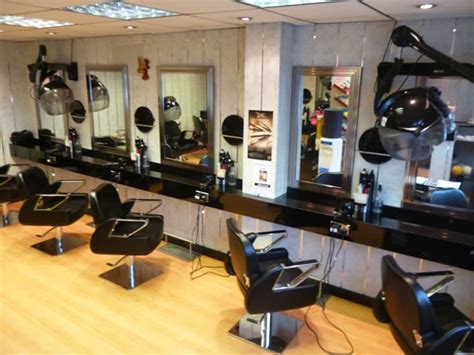 Magic scissprs hair salon
